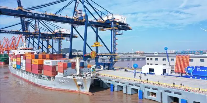 ���˸�����һ����ּ���ͷ