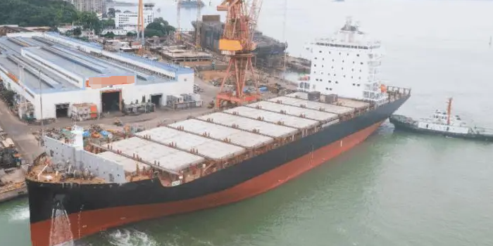 �����ţ��ô��ع�����1800TEU��װ�䴬�����ӽ���ҵ�ٻ�װ�䴬����